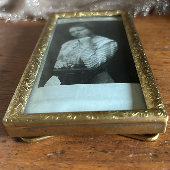 Antique K & Co. etched gold tone rectangular convex glass 6” x 3” picture frame - Picture 2 of 8